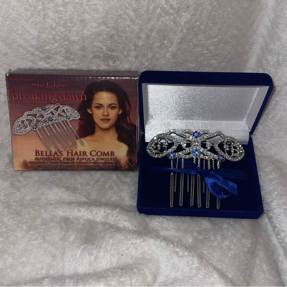 Bella’s Hair Comb from Breaking Dawn Pt. 1 | Official NECA Prop Replica